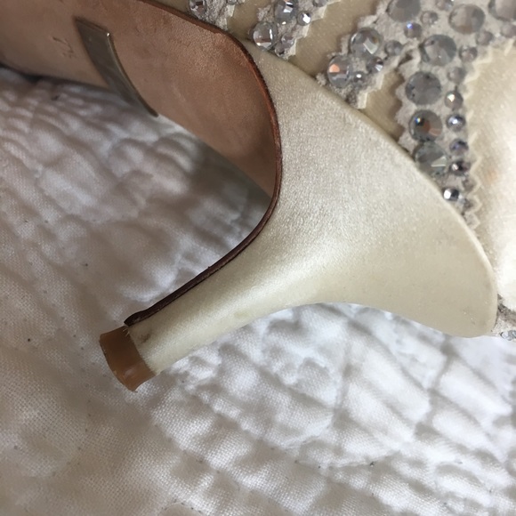 Badgley Mischka 'Ginny' Embellished d'Orsay Pump - Picture 7 of 8